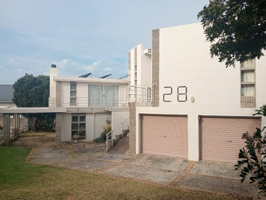 3 Bedroom Property for Sale in Wavecrest Eastern Cape